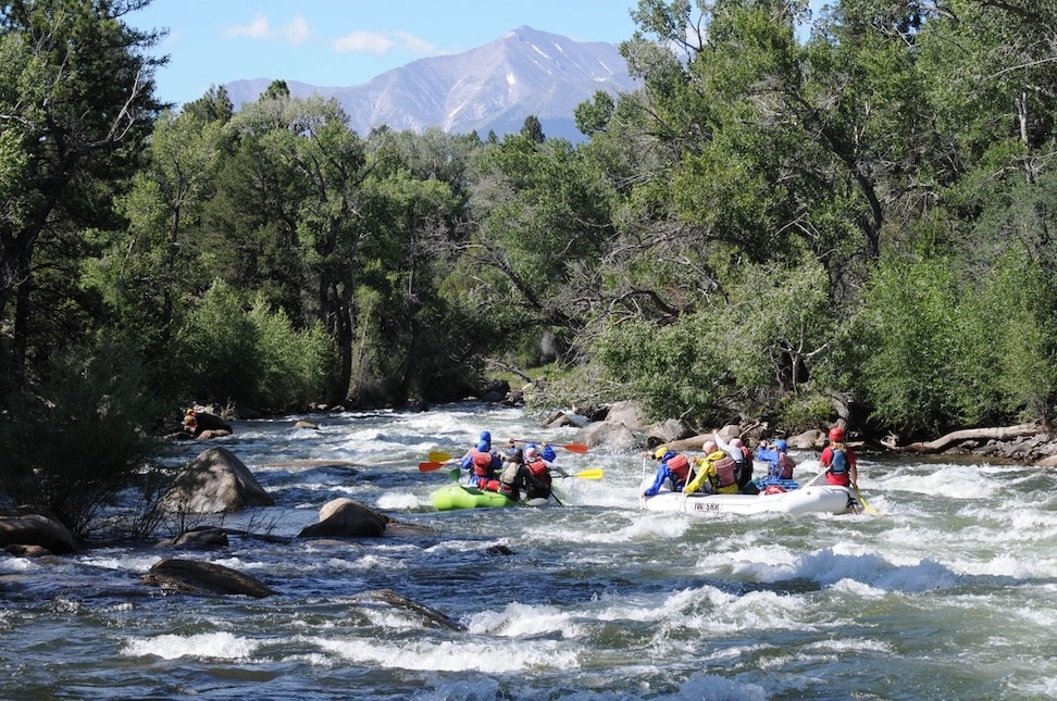 group raft trip on arkansas river